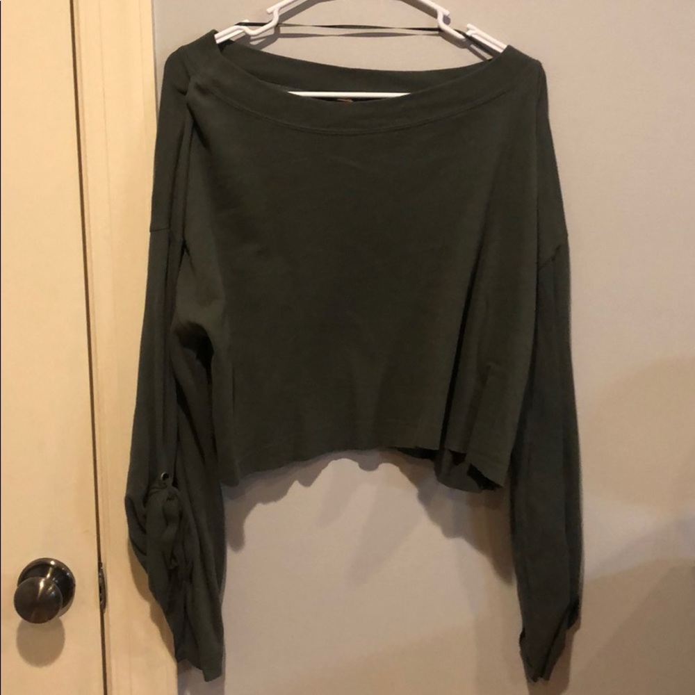 long sleeve green crop top